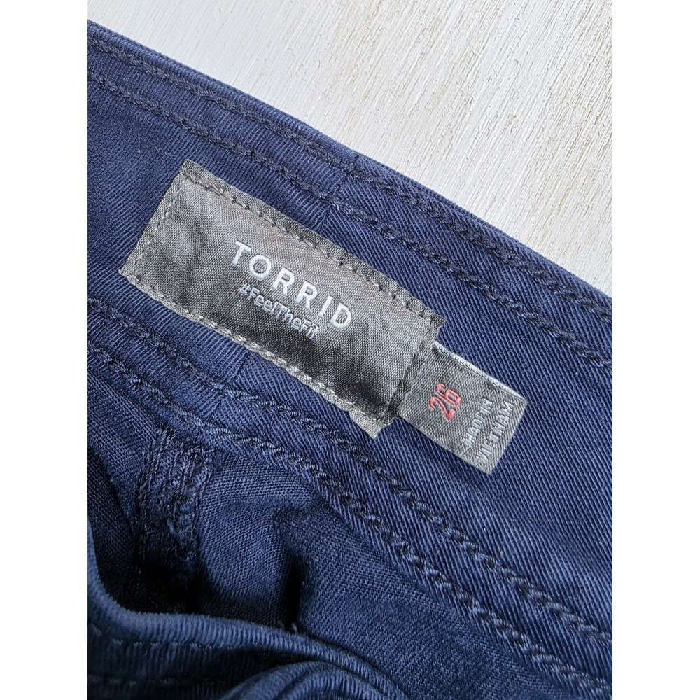 Torrid Navy Blue Cropped Chino Pants Womens Plus Size 26 Classic Minimalist Work